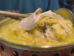 大骨头炖酸菜-关东小磨东北菜(长风大悦城店)