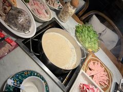 -尚尚仙·酸汤猪手·猪肚鸡火锅(华联万柳购物中心店)