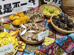 -老滇山寨•云南特色菜•地方菜•民族风情歌舞表演(金碧店)