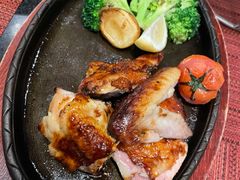秘制烤春鸡配西兰花和迷迭香-WOLFGANG PUCK KITCHEN & BAR(迪士尼小镇店)