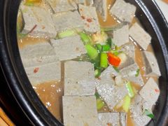 自制黑豆腐砂锅-姜君·千岛湖鱼头馆(浦东大道店)