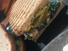 羽衣甘蓝鸡肉三明治-Moka Bros 摩卡站(西单大悦城店)