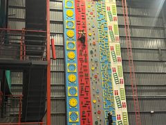 -极限PLAY运动娱乐新世界·团建派对潮玩休闲馆·室内蹦极高空游乐园