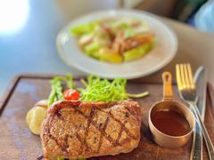 -Oasis Bar & Grill