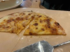 -玛格萝妮比萨屋(四平店)