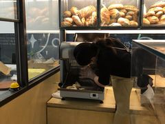 面包甜点陈列柜-老梦面包 CHEZMOREL(三源里店)