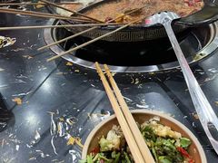 -灌县老妈砂锅串串香(万科红生活广场店)