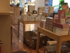 -猫的天空之城概念书店(景德镇陶溪川店)