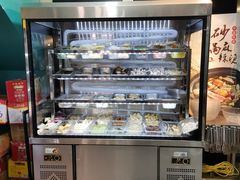 面包甜点陈列柜-东鑫记港式茶餐厅(南京东路店)