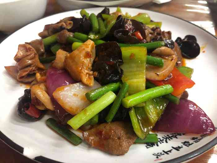 杨老黑卤煮-"从虎坊桥大槐树到天桥客运站,再到马连道,.