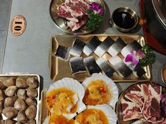 -围炉肉舍丹东海鲜烤肉·烤活鳗(步行街店)