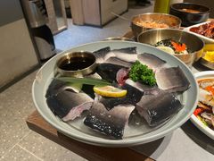 -草家酱蟹炭火烤肉店(珲春南路一店)