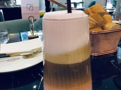 樱花撞色拿铁-1981牛排西餐厅(海信店)