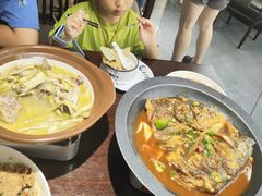 -阿峰饭店·本地土菜馆·农家土鸡煲·一品神仙鸡(报福店)