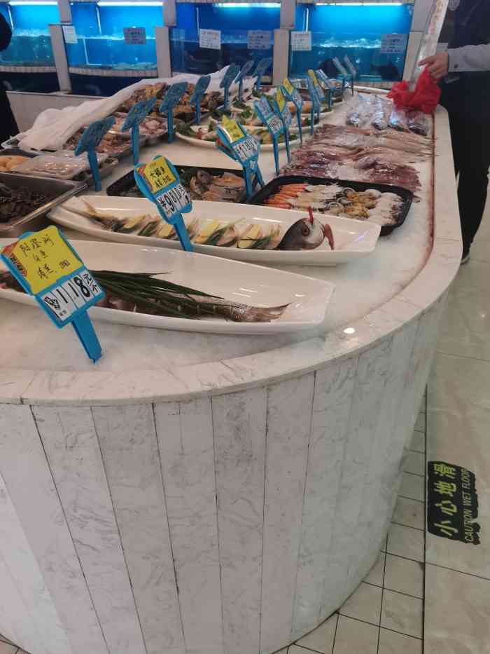 金鲤鱼大酒店(工业园区店)-"经常来这边吃,就是车位太难停了,真的太难