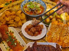 -爆炸头阿姨小四川正宗川味小吃(无任何分店)