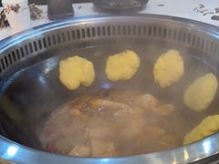 -哈尔滨烧烤·山河村铁锅炖(交大店)