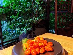 菠萝咕噜肉-吴越荣记苏州菜·松鼠桂鱼100%活鱼现做(斜塘老街店)