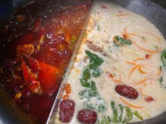 -湊湊火锅·茶憩(杭州湖滨银泰in77店)