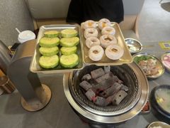 -围炉肉舍•炭烤活鳗•丹东海鲜烤肉(步行街店)