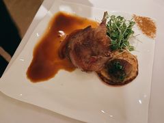 碳烤乳鸽，甜豆，旱金莲醋汁-Jean Georges