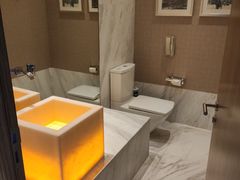 -上海滴水湖皇冠假日酒店