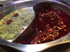 酸菜鸳鸯锅-重庆大队长火锅(凤城八路店)