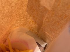 -麦当劳(上海虹桥站30B检票口楼上)