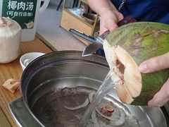 -三个椰子·现砍椰子鸡(金源CBD店)