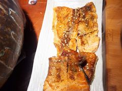 盐烤三文鱼皮-鳗鱼家·深夜食堂(军博店)