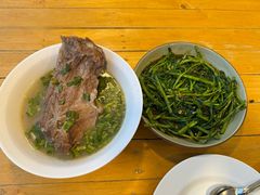 -席娜卡琳火车铁道夜市