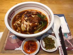 -呷佬·长沙手工米粉(金沙江路店)
