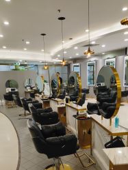 点击看大图 -八佰伴8008星级形象店