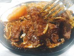 -汤姆家的牛排意面披萨(新城市广场店)