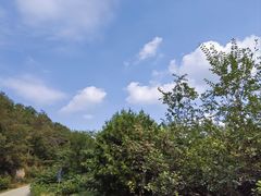 -鬼笑石后山停车场