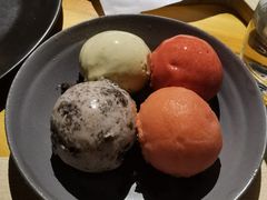 自制意大利冰淇淋冰球-Mercato莫卡多露台餐厅与酒吧(K11店)