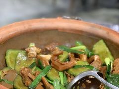 杜元凉瓜焖狮头鹅掌亦煲-七寸飝大饭店(马场店)