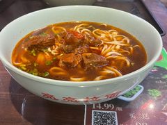 -亮亮面馆(经六路店)