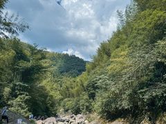-安吉龙王山峡谷漂流