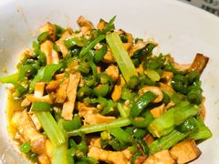 -费大厨辣椒炒肉(高铁吾悦广场店)