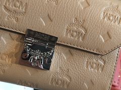 -MCM(比斯特上海购物村店)
