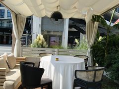 -黛遇·黛瓦宴花园餐厅