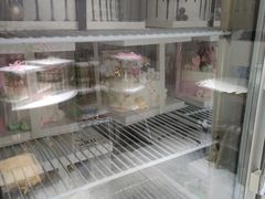 面包甜点陈列柜-丁先生蛋糕·品质鲜作(桐梓林店)