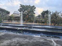 -茅草房·河畔园林火锅