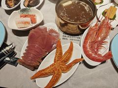 -雍容荟帝王蟹活龙虾展台自助(IFS黑金店)