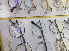 -爱视眸Eyeblling眼镜·依视路·蔡司镜片折扣店(百联南方商城购物中心)
