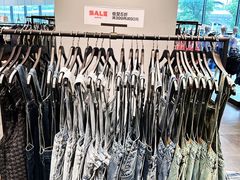 -URBAN REVIVO(上海中庚漫游城店)