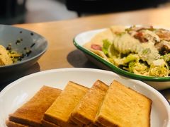 咖椰吐司-HELLO 27 意面·沙拉·帕尼尼