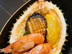 -雍容荟帝王蟹活龙虾展台自助(IFS黑金店)