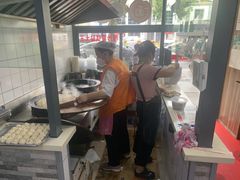 -黄阿姨锅贴大王(万航渡路店)